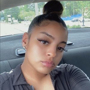 Meet your Posher, Addison